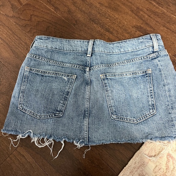 Zara Distressed Mini Skirt - Picture 4 of 4